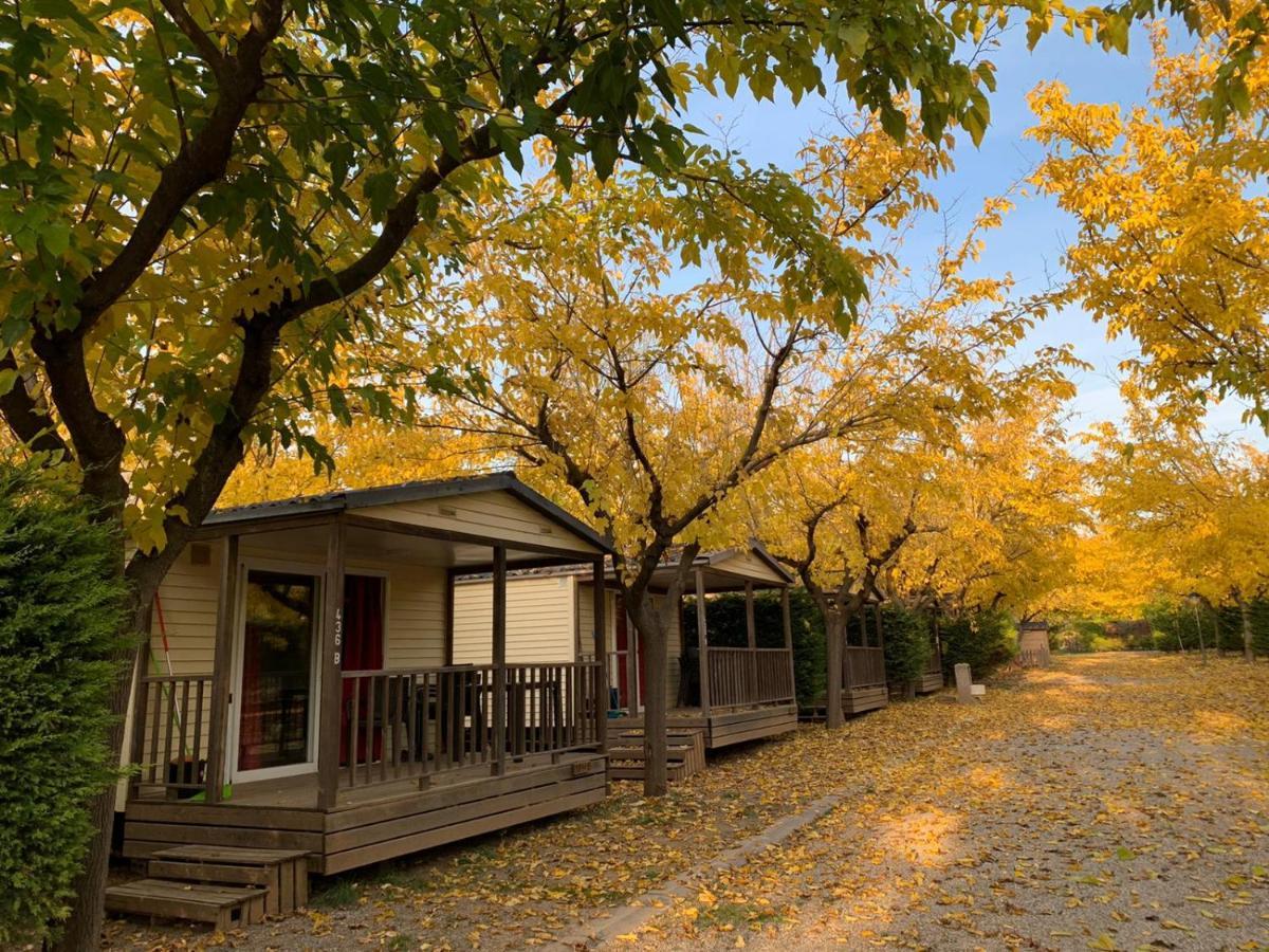 Camping Oliana 外观 照片