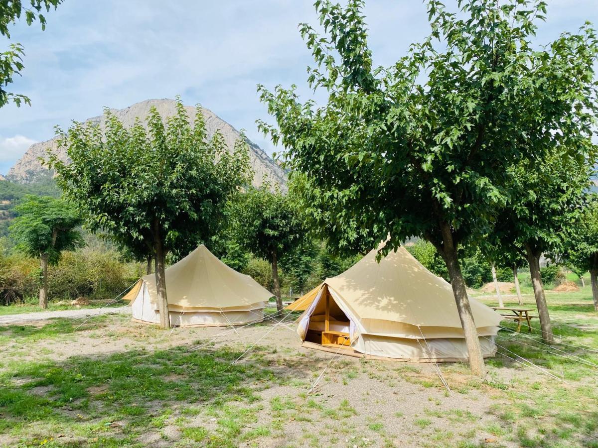 Camping Oliana 外观 照片