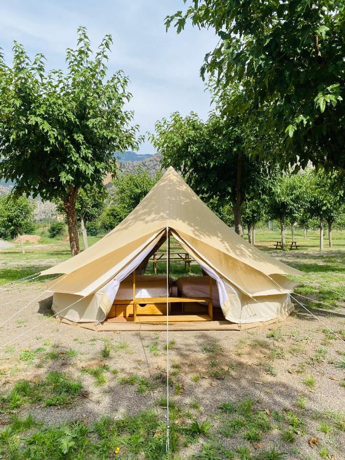 Camping Oliana 外观 照片