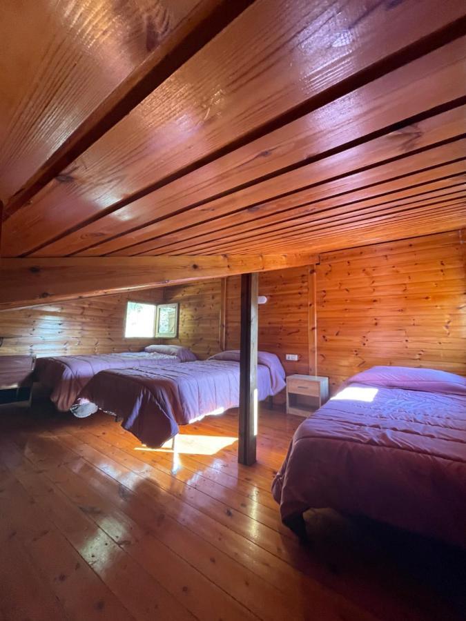 Camping Oliana 外观 照片