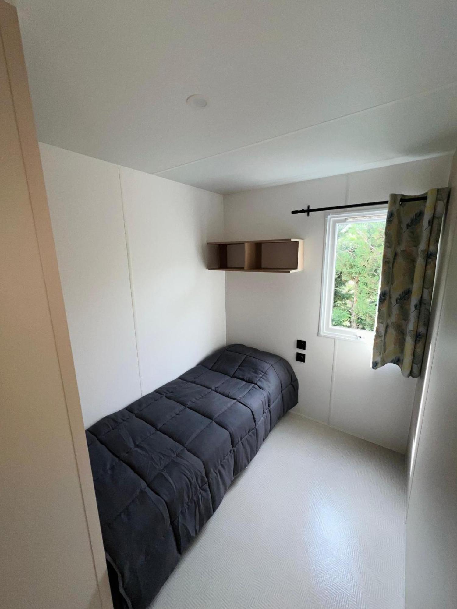 Camping Oliana 外观 照片