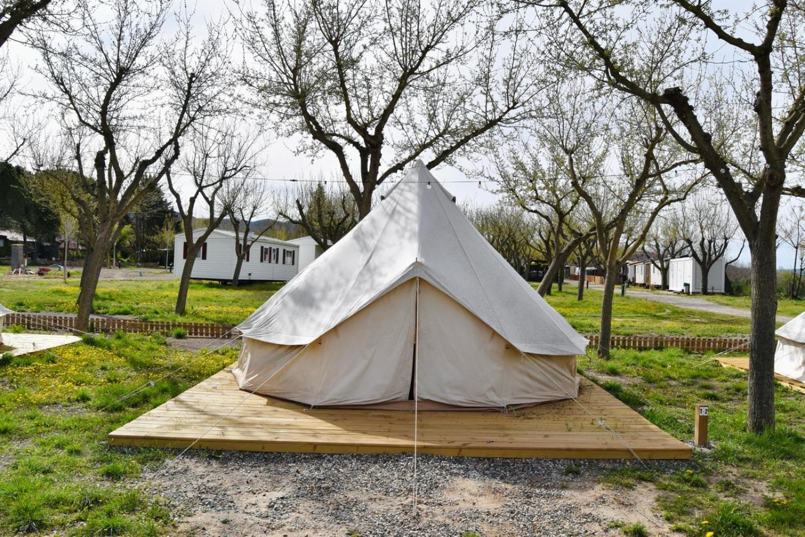 Camping Oliana 外观 照片
