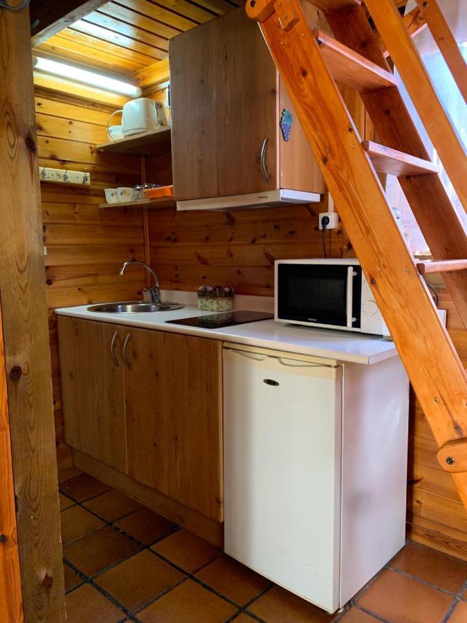 Camping Oliana 外观 照片